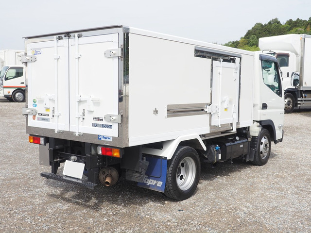 キャンター冷蔵冷凍車