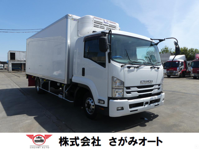 フォワード冷蔵冷凍車