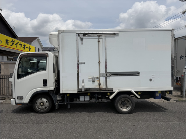 エルフ冷蔵冷凍車