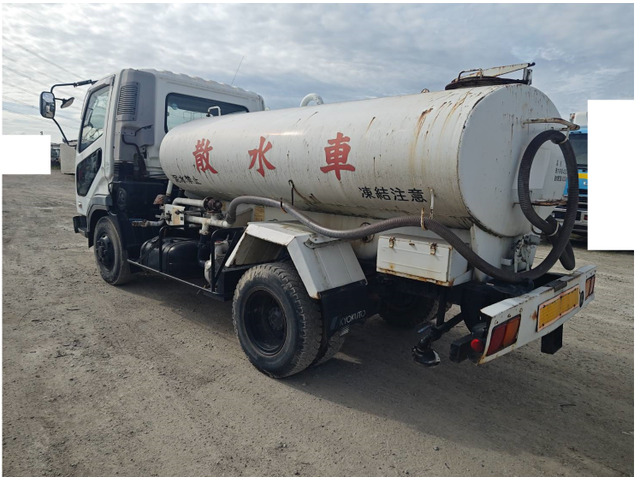 ファイター散水車