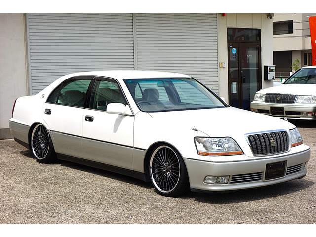 17マジェスタのカスタム車輛になります!ノーマル車輛を仕入れ弊社で新品パーツで製作しました!
