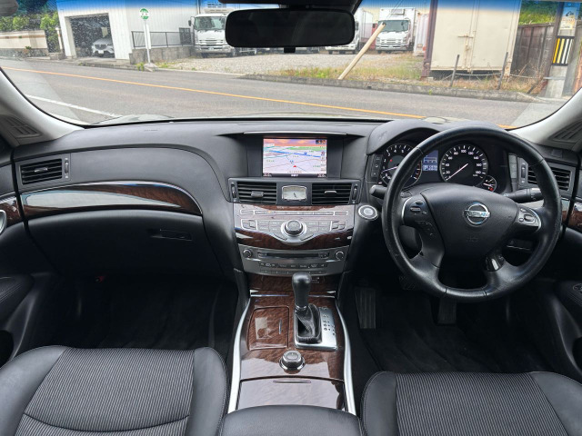 �A�C�|�C���g�������A���Ɍ����炵�̗ǂ��R�b�N�s�b�g�̓����O�h���C�u�ɍœK�B��x�������a�݂��ł��B