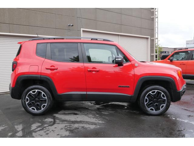 レネゲードトレイルホーク 4WD