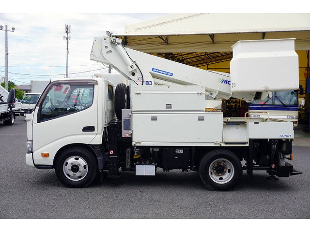 デュトロ高所作業車