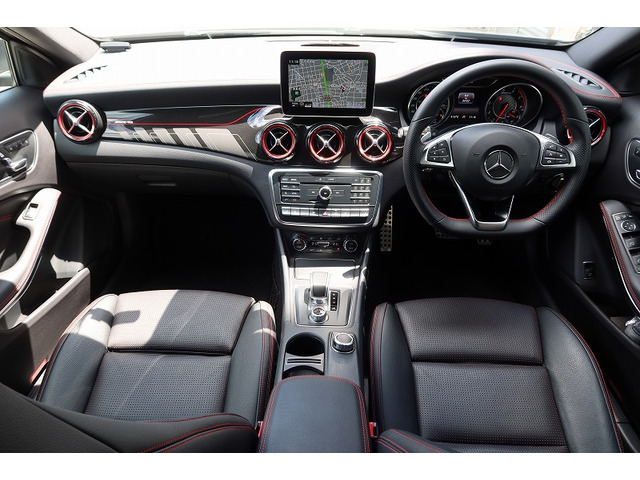 GLAクラスAMG GLA45 4マチック 4WD