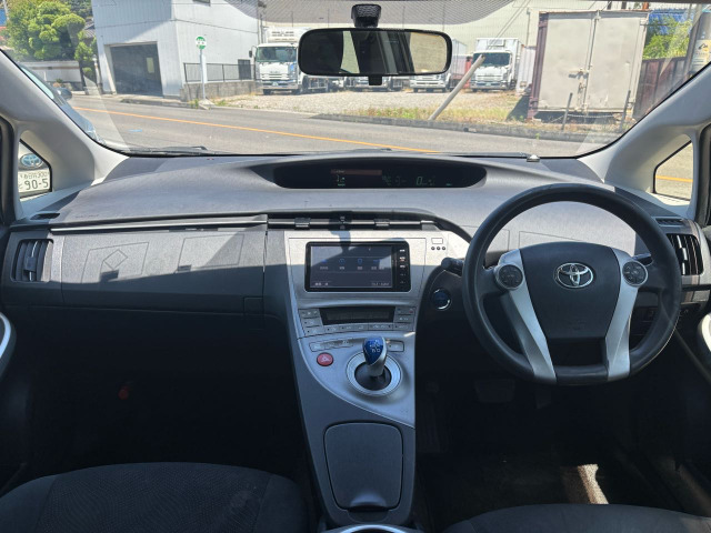 プリウス1.8 S