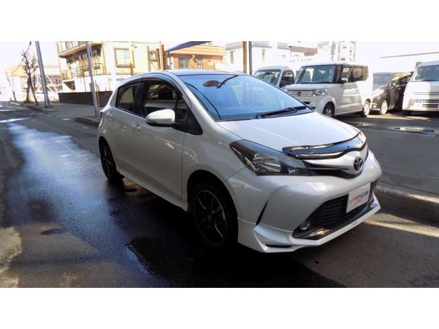 ヴィッツ1.3 F スマートスタイル 4WD