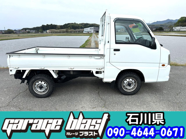 �X�[�p�[�`���[�W���[4WD�E�Ƒ�������I�[�g�}�E�G�A�R���E�p���X�e�EABS�E�h�A�o�C�U�[�E�܂��܂��劈��65500km�ł��B�͋�������Ƒ������QAT&�X�[�p�[�`���[�W���[�Ŗ����ԈႢ�Ȃ��ł��B