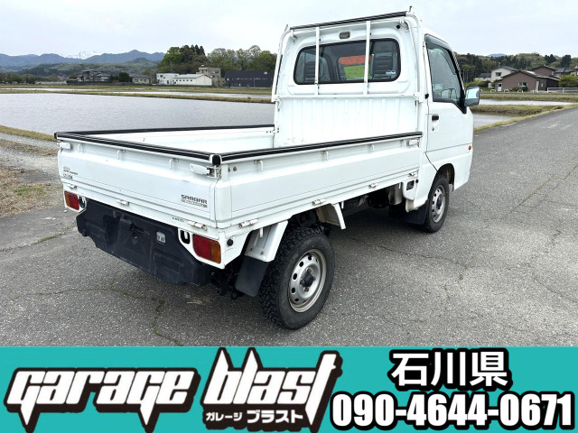 �X�[�p�[�`���[�W���[4WD�E�Ƒ�������I�[�g�}�E�G�A�R���E�p���X�e�EABS�E�h�A�o�C�U�[�E�܂��܂��劈��65500km�ł��B�͋�������Ƒ������QAT&�X�[�p�[�`���[�W���[�Ŗ����ԈႢ�Ȃ��ł��B
