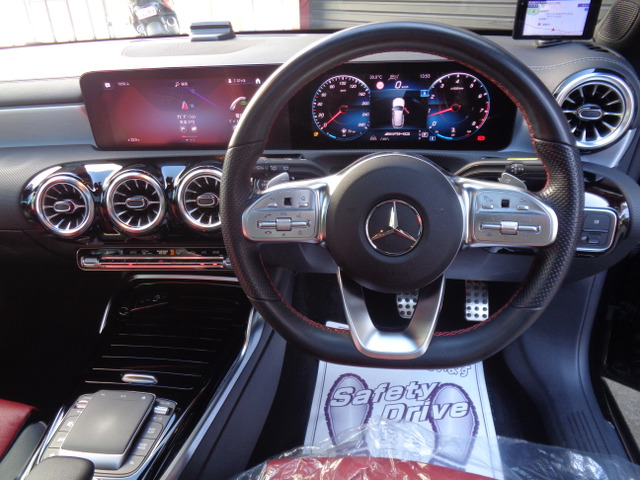 CLAシューティングブレークAMG CLA 35 4マチック 4WD