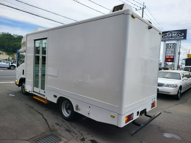 エルフ移動販売車