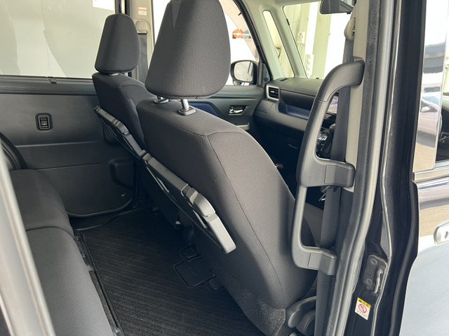 【全国納車OK】 現車をご覧になれないお客様でも、安心してお車をご購入いただける環境を整えております。 色々な角度から撮影したたくさんの画像など豊富な資料送りいたしております。