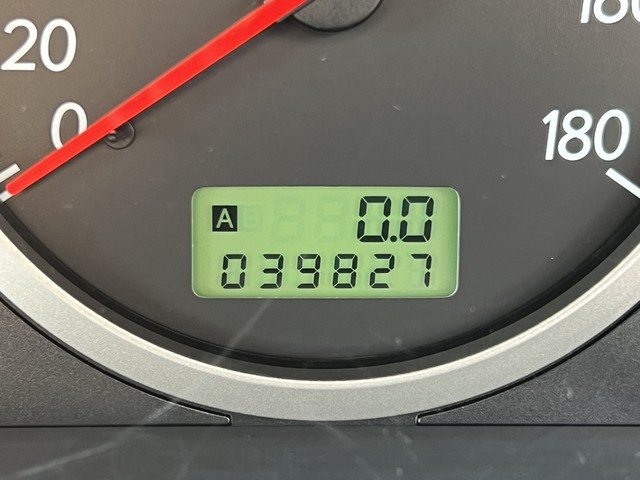 ODO39,827km �����ׂ̈̎����Ȃǂɂ��A�����̕ϓ�������܂��B