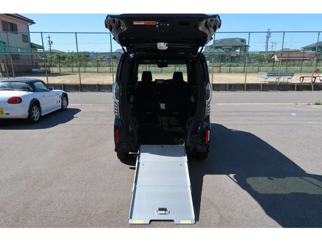 N-BOXカスタムL スロープ