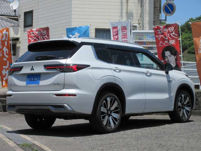 アウトランダーPHEV 2.4 P エグゼクティブ パッケージ 4WD