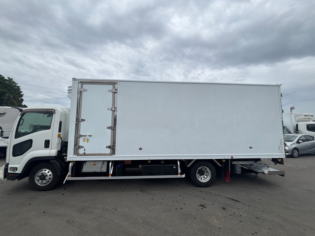 いすゞ フォワード 冷蔵冷凍車 ‐30℃ 2.55t パワーゲート 550.0万円 令 いすゞ フォワード 冷蔵冷凍車 ‐30℃ 2.55t パワーゲート 550.0万円 令