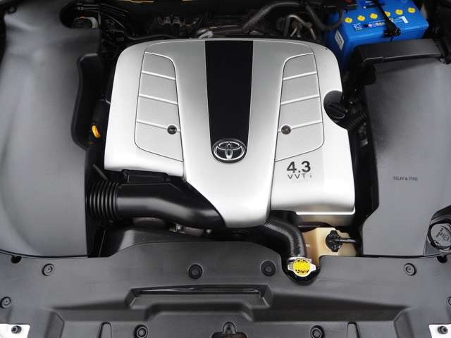 クラウンマジェスタ4.3 i-Four 4WD
