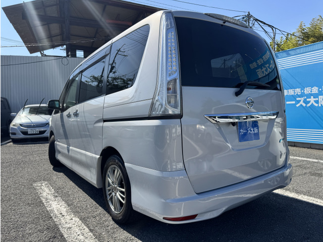 セレナ2.0 ハイウェイスター S-HYBRID