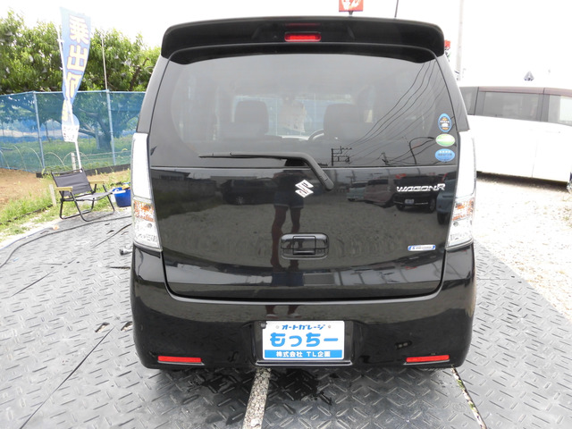 中古車なので多少の使用感は御座いますが、気にならないレベルです。
