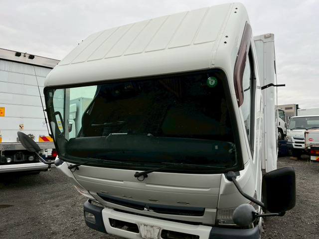 キャンター冷蔵冷凍車