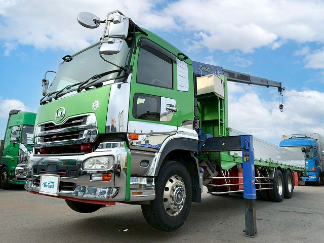 クオンクレーン車