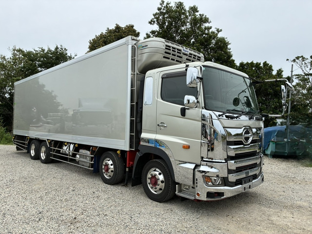 プロフィア冷凍冷蔵車