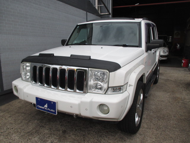 コマンダー5.7 リミテッド HEMI 4WD