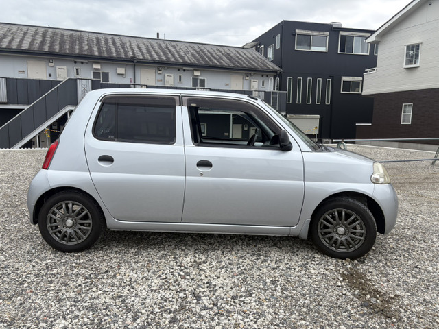 エッセD