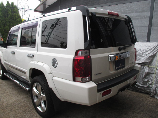 コマンダー5.7 リミテッド HEMI 4WD