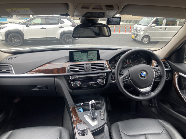 3シリーズセダン320i ラグジュアリー