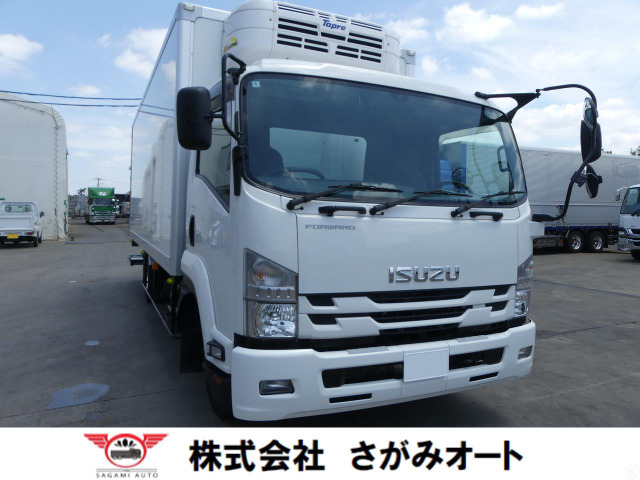 フォワード冷蔵冷凍車
