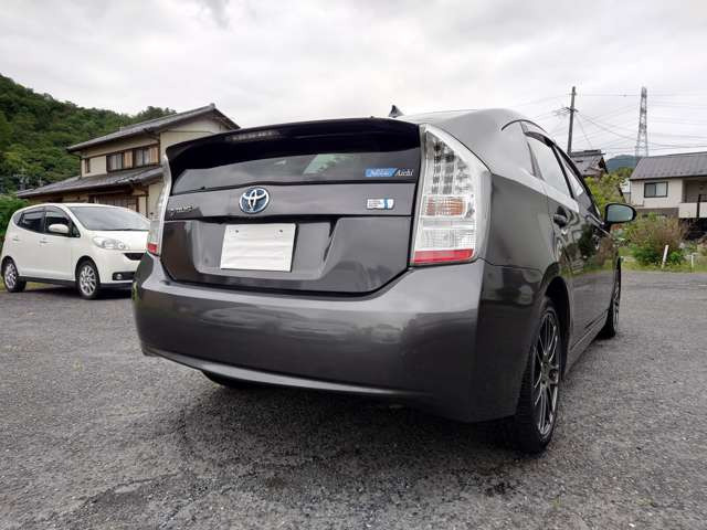 プリウス1.8 S LEDエディション