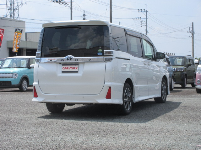 ヴォクシー2.0 ZS