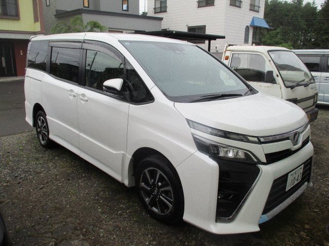 ヴォクシー2.0 ZS 4WD