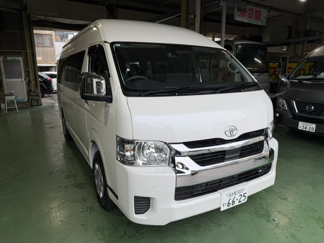 ハイエース2.7 グランドキャビン 4WD