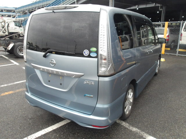 セレナ2.0 ハイウェイスター S-HYBRID