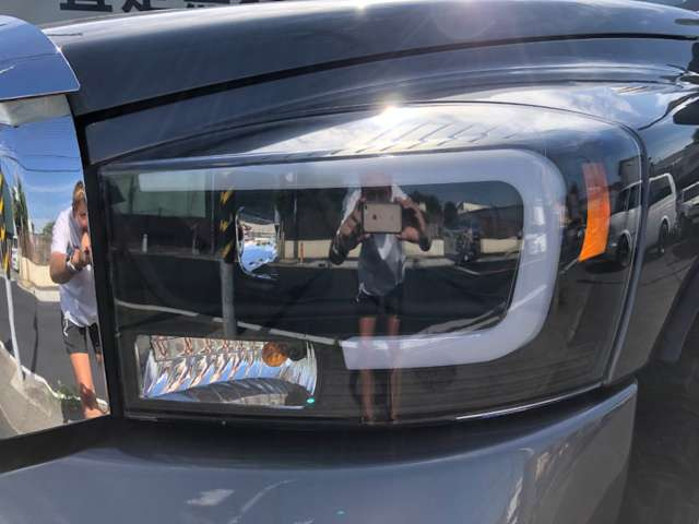 �ЊOLED����w�b�h���C�g���Y��ł��B
