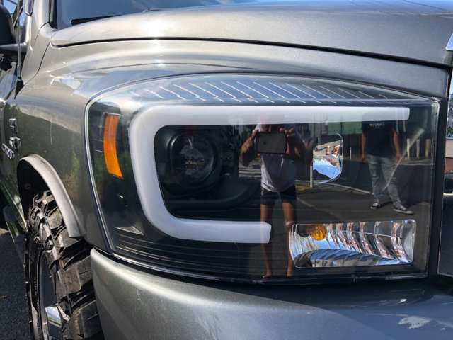 �ЊOLED����w�b�h���C�g���Y��ł��B