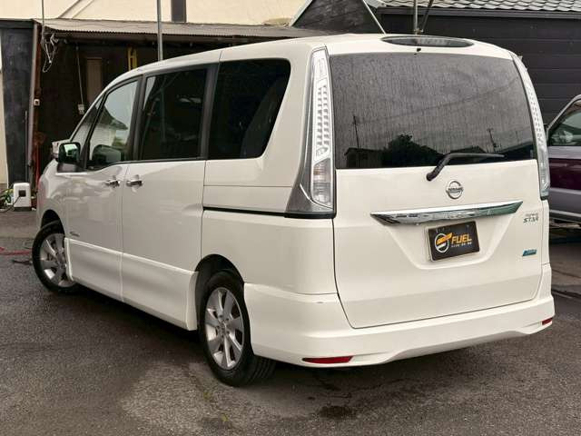 セレナ2.0 ハイウェイスター S-HYBRID