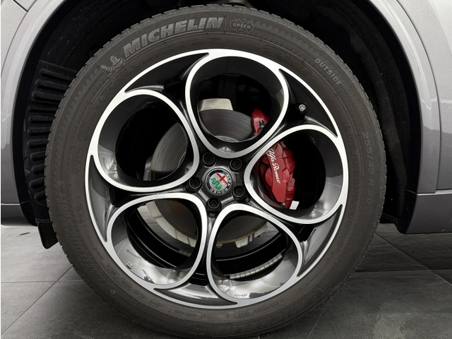 ����20�C���`�E5�z�[���f�U�C���A���~�z�C�[���B�^�C����7���R�قǎc���Ă���܂����A�[�ԑO�ɐV�i�^�C���ւ̌������ʓr����܂��̂ŁA���C�y�ɂ��⍇�����������B