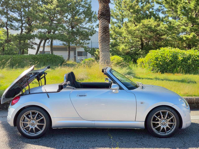 ���[�t�@�\���쓮����ۂ́A�ʐ^�̂悤�Ƀ��A�o���p�[���J���A���[��Ƃ��s���܂��B