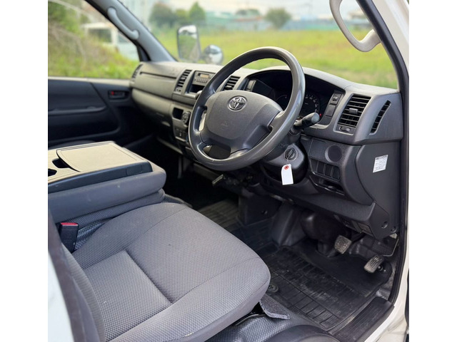 ハイエースバン3.0 DX ロング ディーゼル 4WD