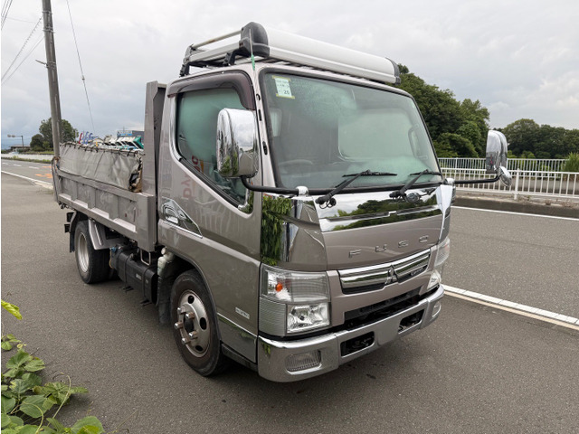 キャンターダンプ