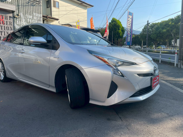 プリウス1.8 S