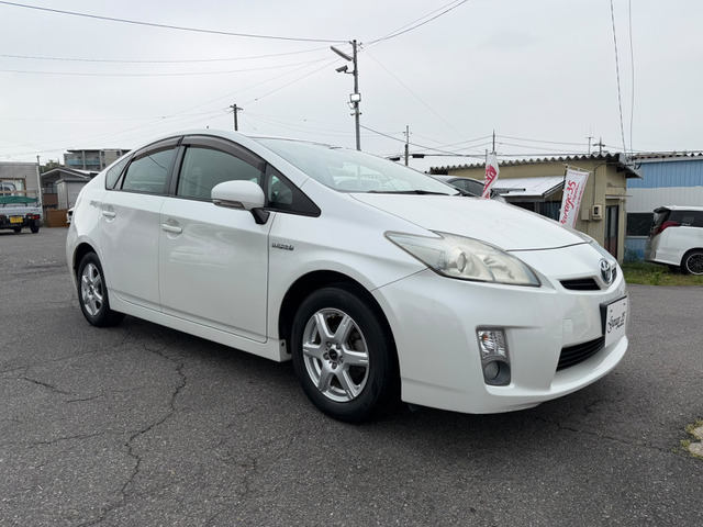 プリウス1.8 S