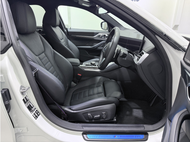 ��BMW�̃��[�J�[�ۏ�(�V�ԕۏ�)���p��������Ŕ[�Ԓv���܂��̂ŁA�����n����ɖ�����s������������܂��Ă��A�S���̐��K�f�B�[���[�ɂĖ����C�����󂯂邱�Ƃ��ł��܂��B��p�͎ԗ��{�̉��i�Ɋ܂܂�܂��B