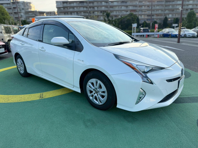 プリウス1.8 S セーフティ プラス