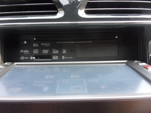 CD,DVD,SD�J�[�h�X���b�g���B