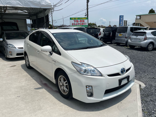 プリウス1.8 S