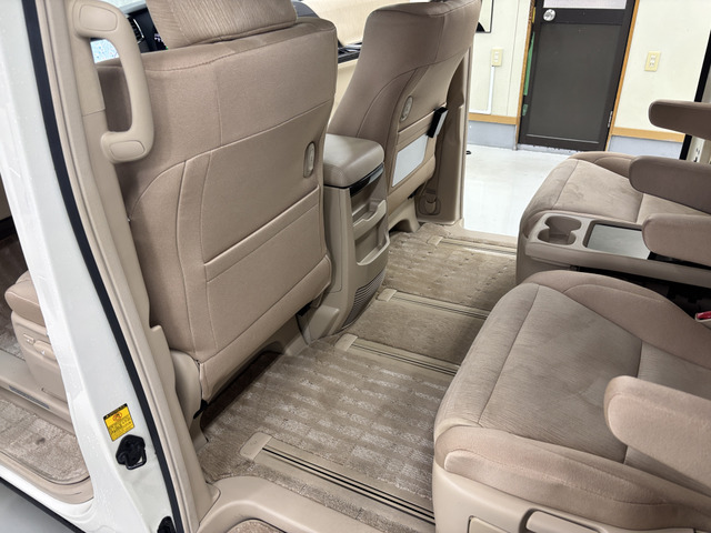 【ガラス張りの品質】 当社の展示車両にはAIS鑑定書とオートオークション会場の査定表を積み込んでいます。プライスボードの金額は諸経費込みのお支払い総額。品質も価格も百聞は一見に如かず。一目瞭然です。